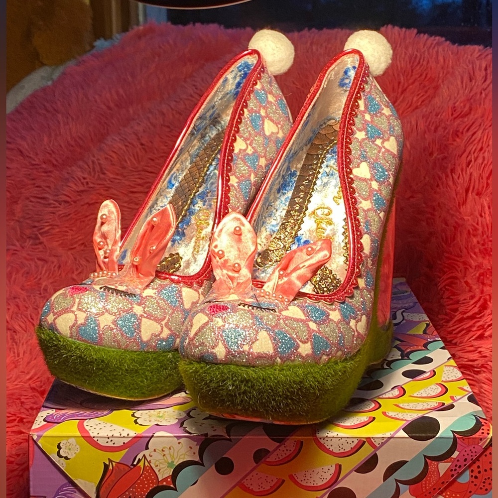 RARE Irregular Choice “Hop 2 It!” Bunny wedges,clear globe heel w/spring scene,9 - Picture 11 of 16